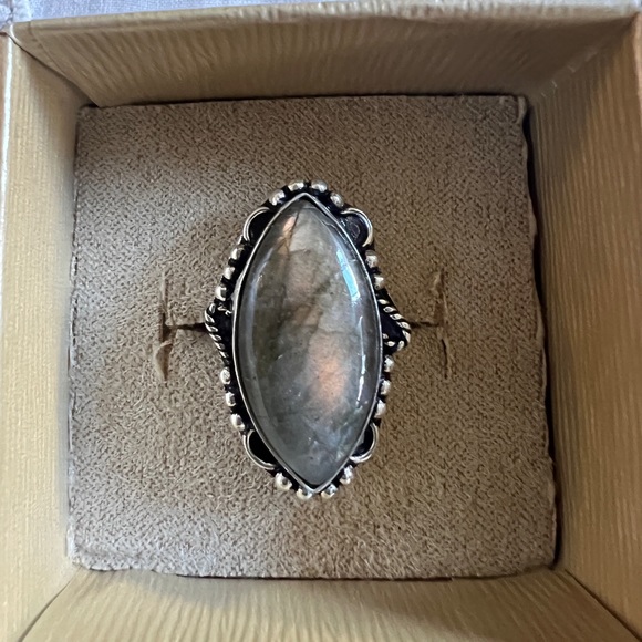 Gorgeous Labrodite Ring - Picture 2 of 8